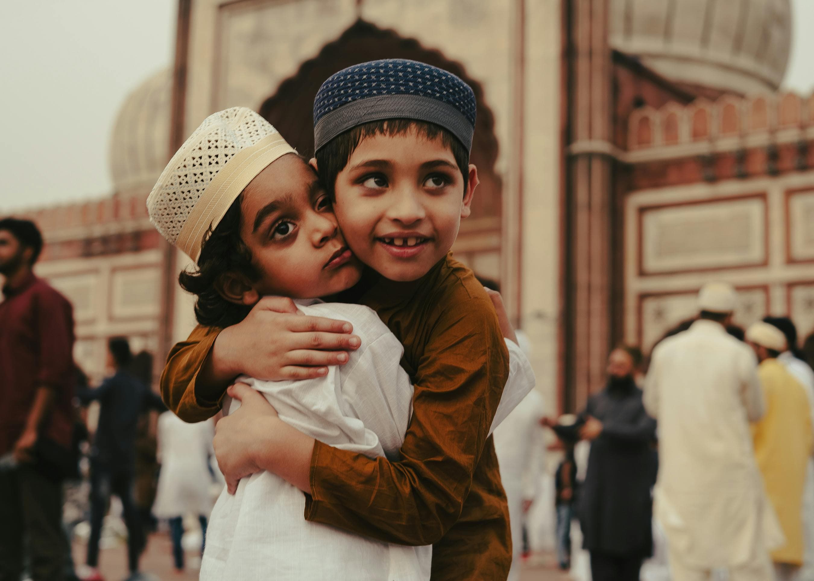 الأخلاق في الإسلام:
بناء الإنسان والقيم